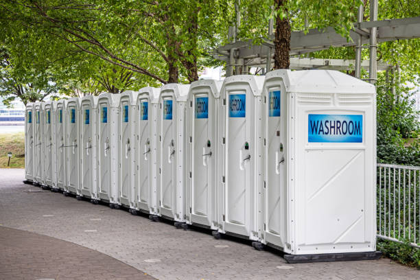 Best Porta potty rental near me  in Burlington, IA